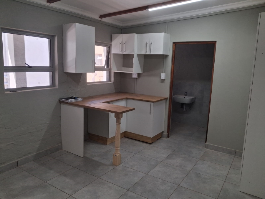 To Let 1 Bedroom Property for Rent in Southernwood Eastern Cape